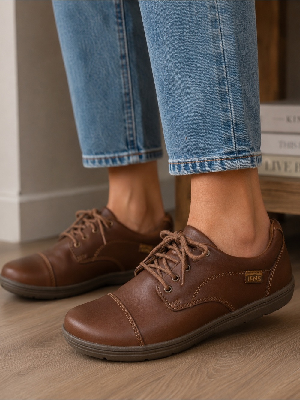 Lems Women’s 9.5 Men's 8 Brown Leather Lace-Up Oxford